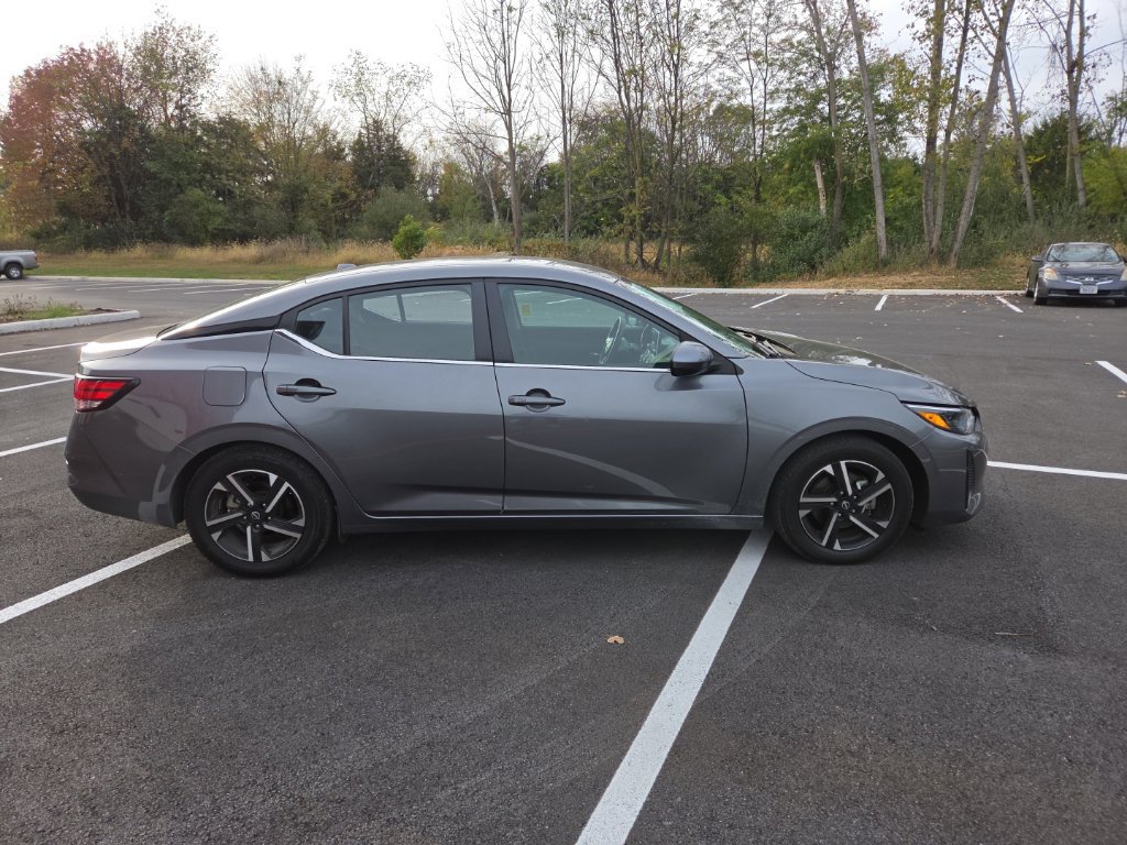 Used 2024 Nissan Sentra SV FWD image 9