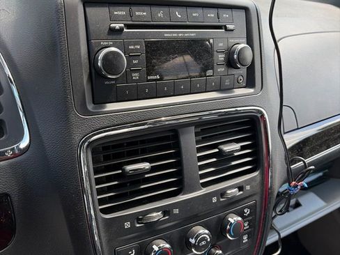 Used 2017 Dodge Grand Caravan SXT FWD image 10