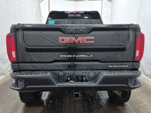 Used 2022 GMC Sierra 2500 Denali w/ Denali Black Diamond Edition image 9