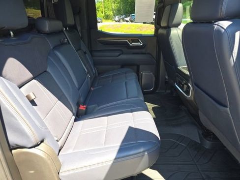 Used 2022 Chevrolet Silverado 1500 High Country w/ High Country Premium Package AWD/4WD image 15