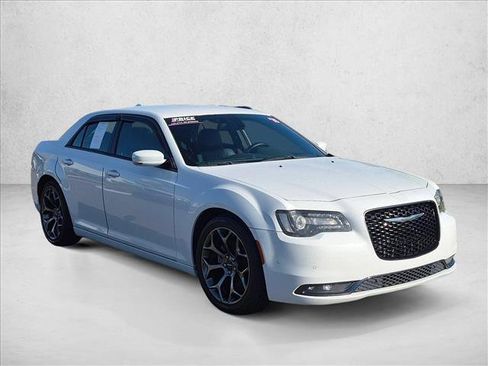 Used 2015 Chrysler 300 S RWD image 3
