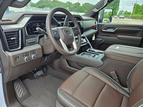 New 2026 GMC Sierra 2500 Denali w/ Denali Reserve Package AWD/4WD image 10