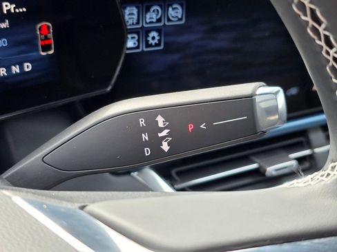 Used 2025 Chevrolet Equinox EV LT w/ Convenience Package image 28