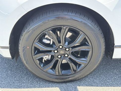 Used 2024 Ford Edge SE w/ Black Appearance Package AWD/4WD image 13