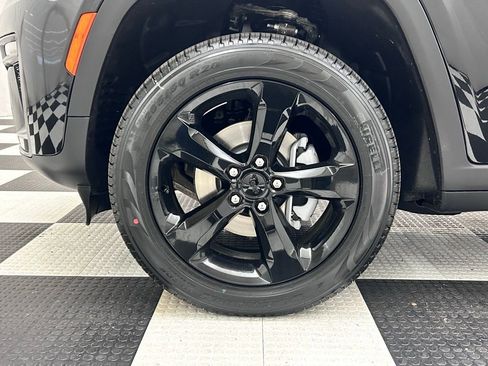 New 2026 Jeep Grand Cherokee Limited image 8