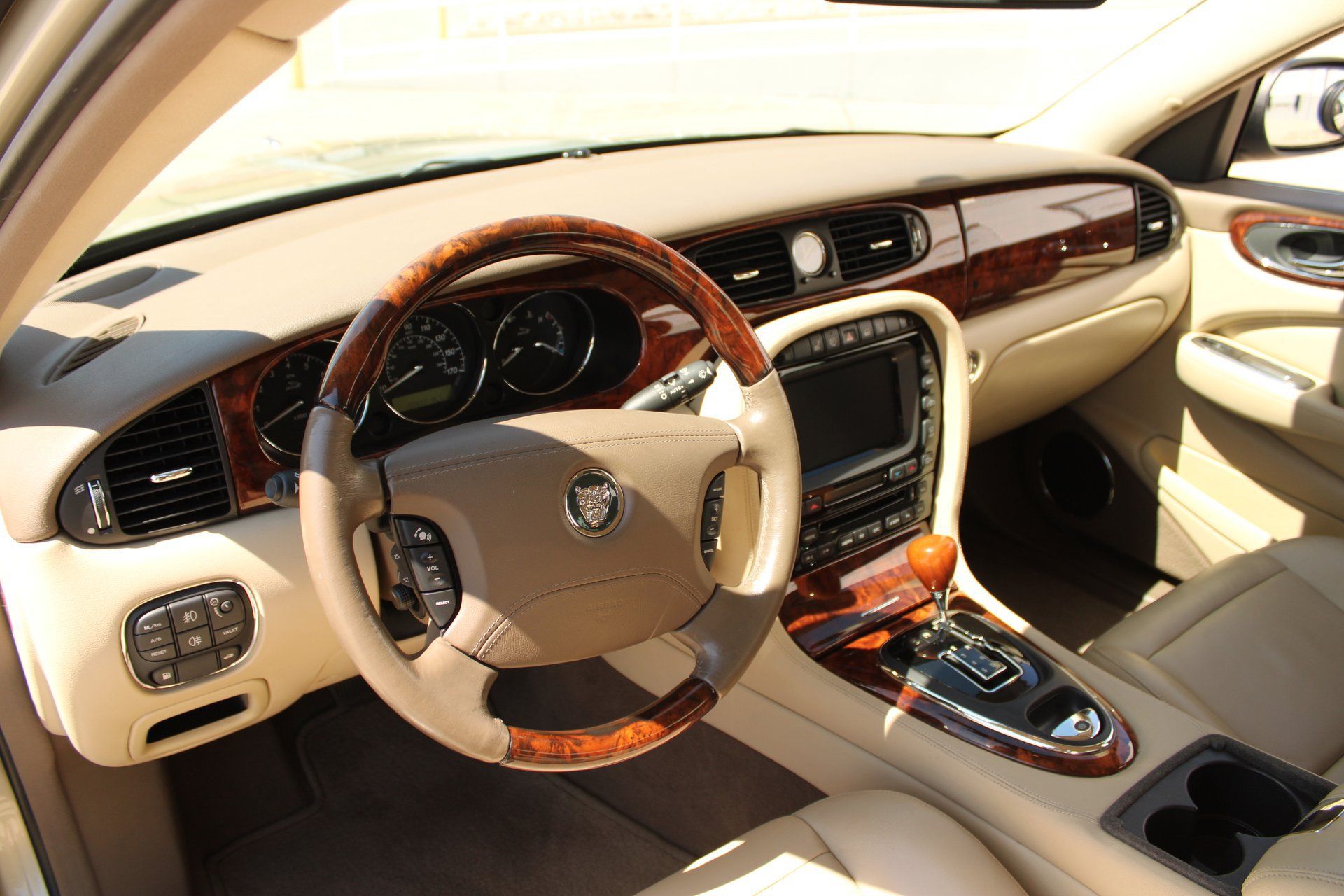 Used 2006 Jaguar XJ8 RWD image 13