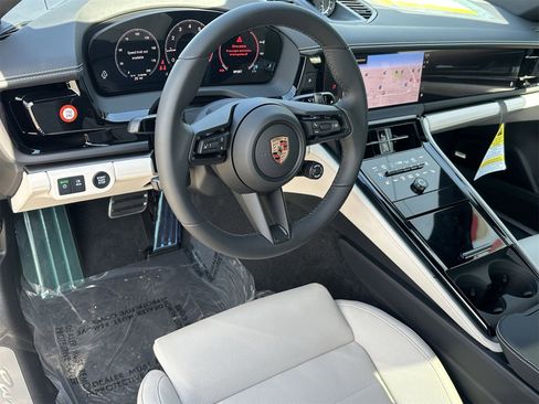 New 2026 Porsche Panamera 4 image 4