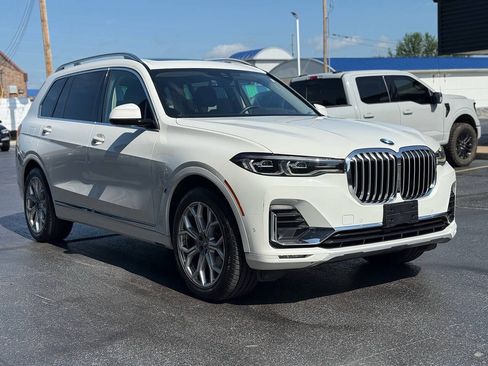 Used 2022 BMW X7 xDrive40i w/ Premium Package AWD/4WD image 3
