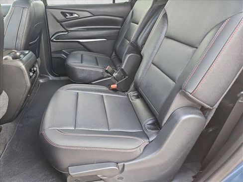 Used 2025 Chevrolet Traverse Z71 AWD/4WD image 17