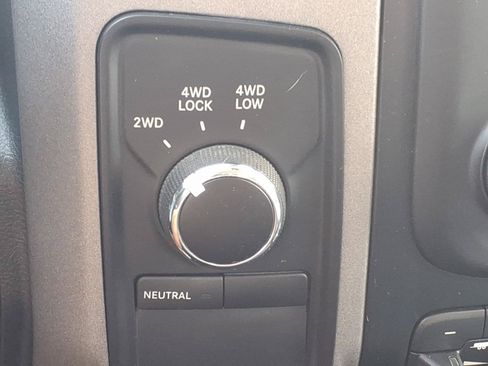 Used 2017 RAM 2500 Tradesman w/ Chrome Appearance Group AWD/4WD image 18
