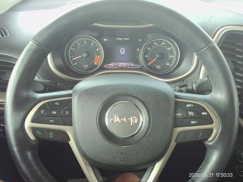 Used 2015 Jeep Cherokee Limited w/ Luxury Group AWD/4WD image 10