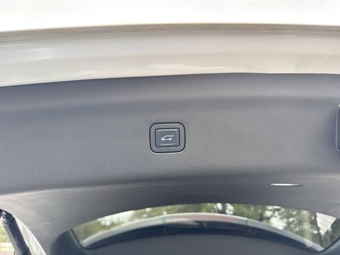 Used 2023 Buick Enclave Essence w/ Experience Buick Package image 32