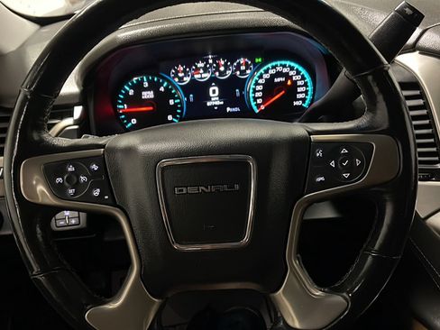 Used 2019 GMC Yukon XL Denali w/ Denali Ultimate Package AWD/4WD image 4