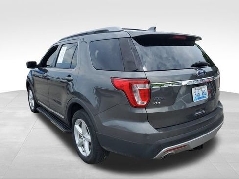 Used 2017 Ford Explorer XLT AWD/4WD image 6