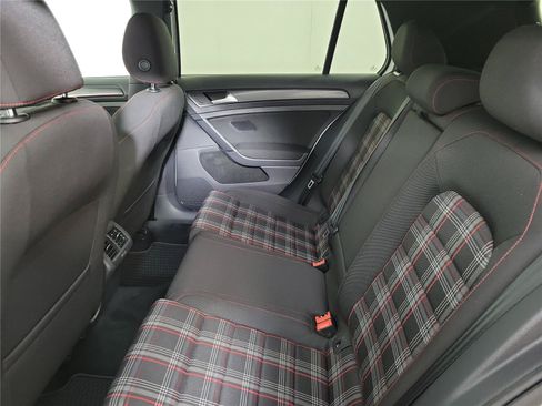 Used 2020 Volkswagen Golf 4-Door FWD image 10