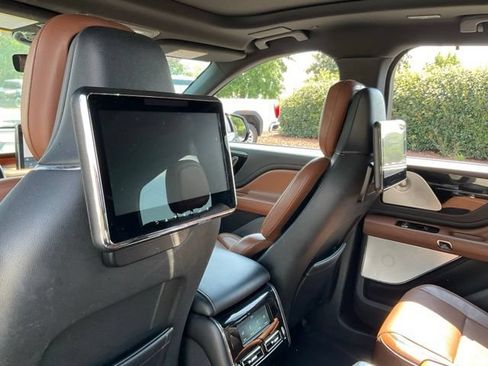 Used 2020 Lincoln Aviator Reserve w/ Equipment Group 202A AWD/4WD image 19