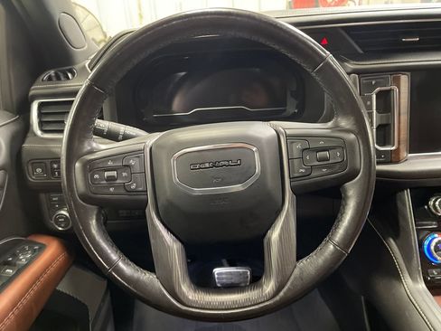 Used 2023 GMC Yukon XL Denali Ultimate AWD/4WD image 20