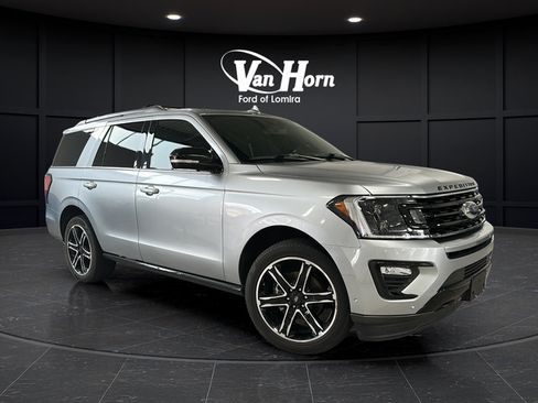 Used 2021 Ford Expedition Limited AWD/4WD image 1