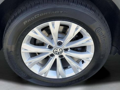 Used 2018 Volkswagen Tiguan SE AWD/4WD image 46