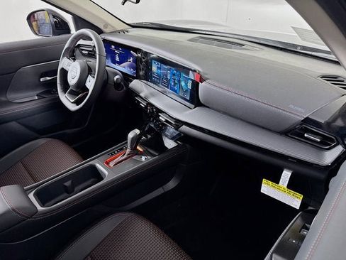 New 2026 Nissan Kicks SR AWD/4WD image 24