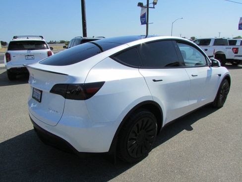 Used 2023 Tesla Model Y Long Range AWD/4WD image 6