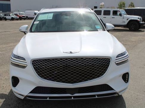 Used 2022 Genesis GV70 2.5T w/ Select Package image 2