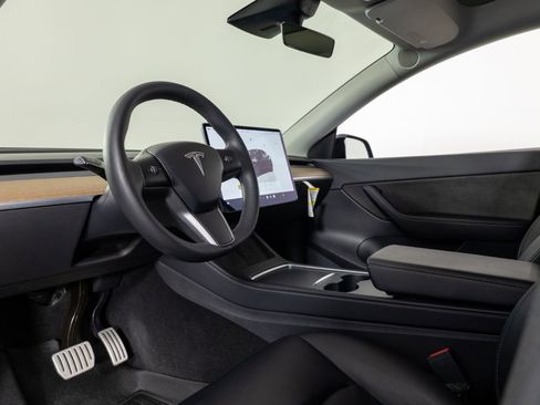 Used 2022 Tesla Model Y Performance image 13