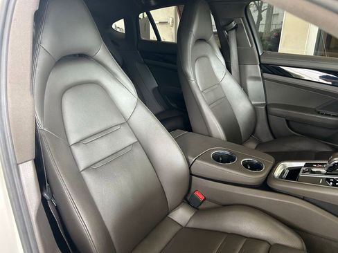 Used 2018 Porsche Panamera 4 AWD/4WD image 23