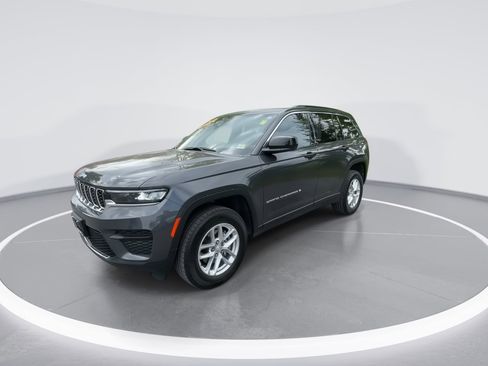 Used 2025 Jeep Grand Cherokee Laredo X AWD/4WD image 7
