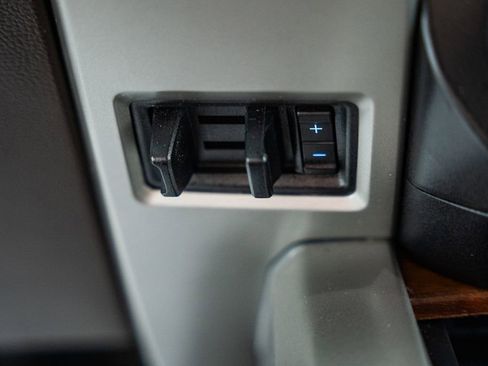 Used 2018 Ford F150 King Ranch w/ Equipment Group 601A Luxury image 32