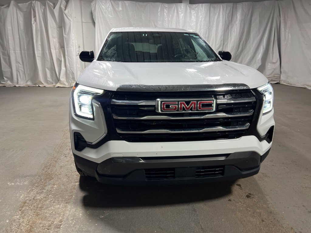 Used 2026 GMC Terrain Elevation FWD image 2