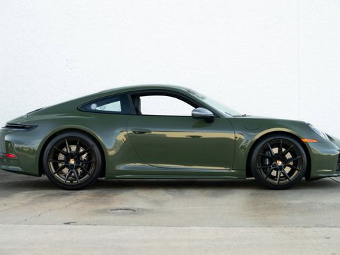 Used 2026 Porsche 911 Carrera T image 3