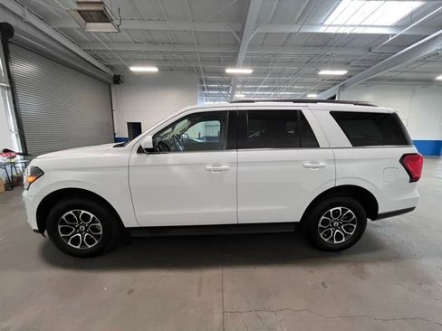 Used 2024 Ford Expedition XLT image 6