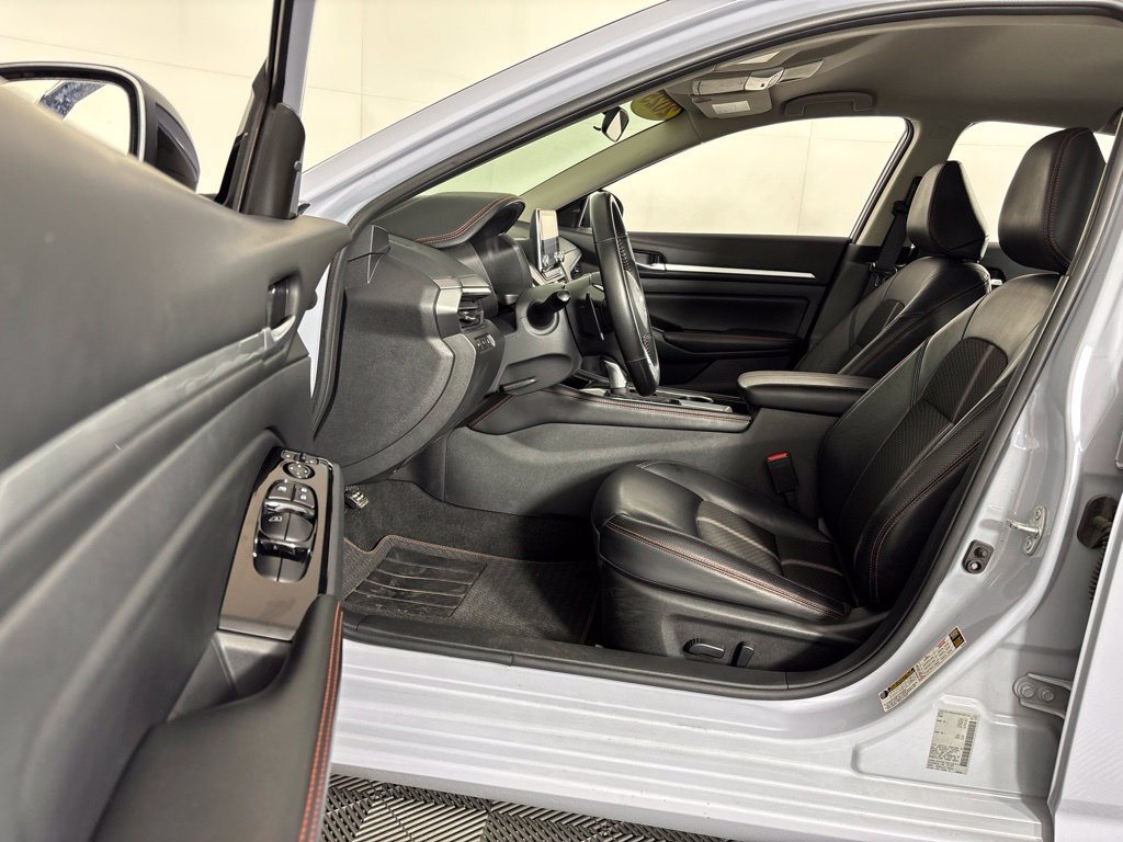 Used 2025 Nissan Altima 2.5 SR FWD image 28