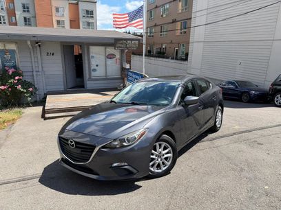 Used 2014 MAZDA MAZDA3 i Touring w/ Moonroof Package 1