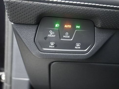 Used 2025 Volkswagen Atlas SEL AWD/4WD image 13