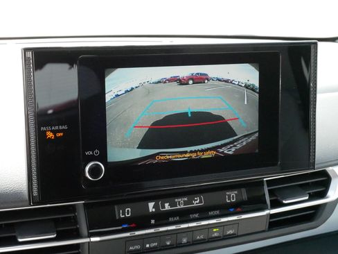 Certified 2026 Toyota Sienna LE FWD image 30