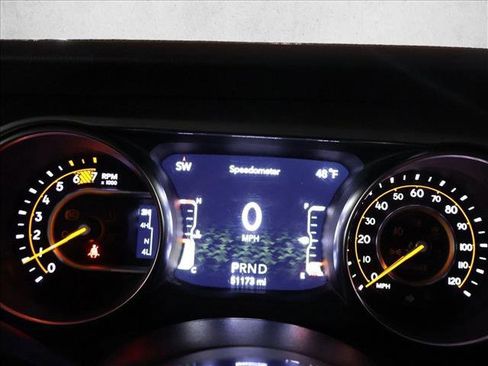 Used 2021 Jeep Wrangler Unlimited Sahara w/ Uconnect 4C Nav & Sound Group image 13