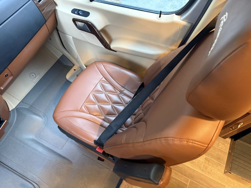 Used 2017 Mercedes-Benz Sprinter 3500 image 47