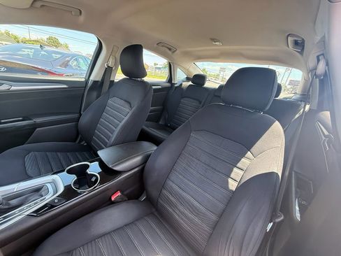 Used 2016 Ford Fusion SE FWD image 13
