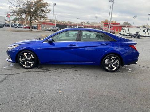 Used 2022 Hyundai Elantra Limited image 4