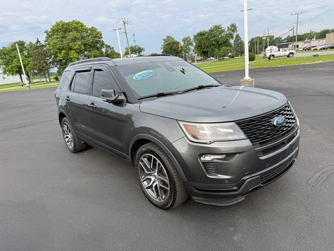 Used 2018 Ford Explorer Sport w/ Equipment Group 401A AWD/4WD image 3