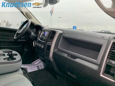 Used 2018 RAM 1500 Express image 17