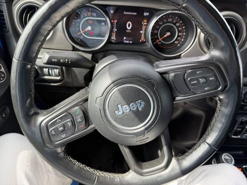 Used 2020 Jeep Gladiator Sport w/ Quick Order Package 24S AWD/4WD image 16