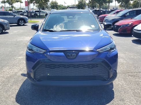 Used 2024 Toyota Corolla Cross AWD Hybrid w/ Moonroof Package image 2