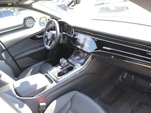 Used 2024 Audi Q8 Premium Plus AWD/4WD image 12