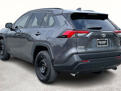 Used 2019 Toyota RAV4 LE image 15