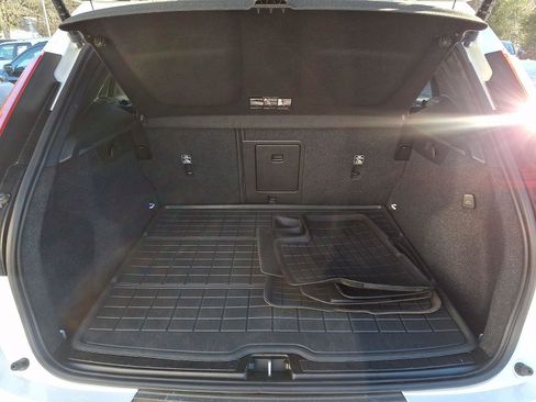 Certified 2024 Volvo XC40 B5 Plus w/ Protection Package Premier image 30