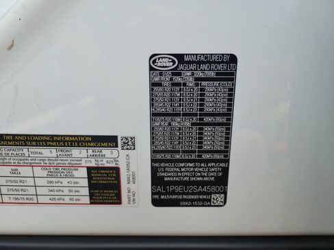Used 2025 Land Rover Range Rover Sport SE AWD/4WD image 40