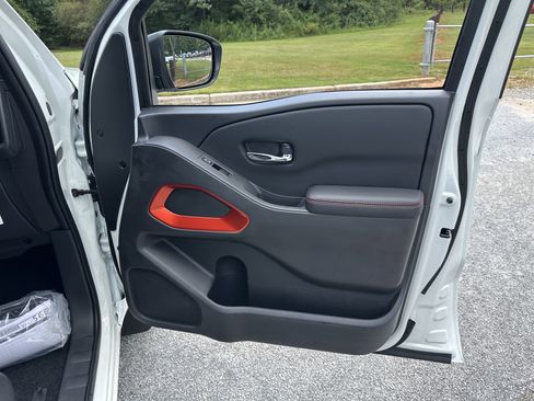 New 2025 Nissan Frontier PRO-4X image 14